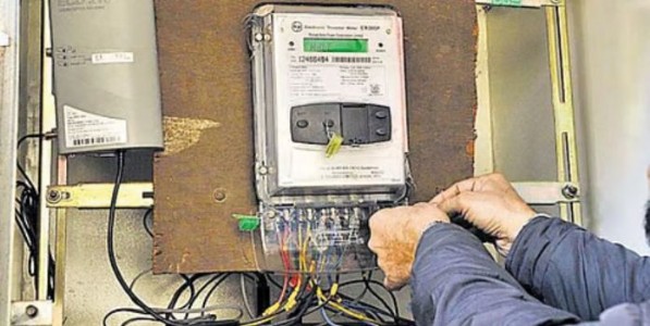 स्मार्ट मीटरवर विधानसभेत जोरदार खडाजंगी; वाढीव वीजबिल, सक्ती आणि ग्राहकांच्या तक्रारींवर सरकारला विरोधकांचे घेराव