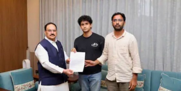 ‘नीट’ पेपरफुटी आंदोलनातून सुसंवादाचे धडे...