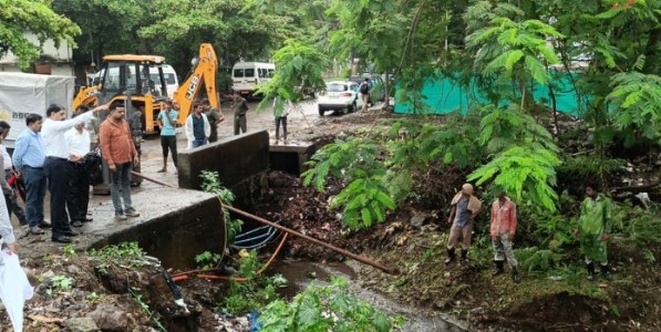 महापालिका आयुक्त डॉ. कैलास शिंदे यांनी केली नवी मुंबई क्षेत्राची पावसाळी पाहणी