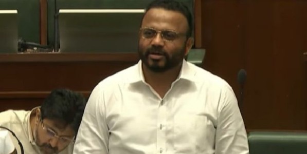 स्मशानभूमीशिवाय निधी नाही; मंत्री जयकुमार गोरे यांची विधानसभेत घोषणा; गावात स्मशानभूमी असल्याचा दाखला बंधनकारक