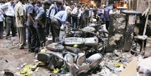 अहमदाबाद साखळी बॉम्बस्फोट प्रकरणी गुजरात उच्च न्यायालयाचा महत्त्वपूर्ण निकाल, ३८ जणांची फाशी, ११ जणांची जन्मठेप कायम