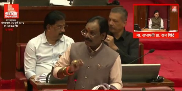 रमाई आवास योजनेत घोटाळा! मुख्यमंत्री आणि उपमुख्यमंत्र्यांच्या नावे बोगस शिधापत्रिका; अंबादास दानवे यांचा आरोप, मंत्री शिरसाट यांचे समिती गठित करून कारवाईचे आश्वासन