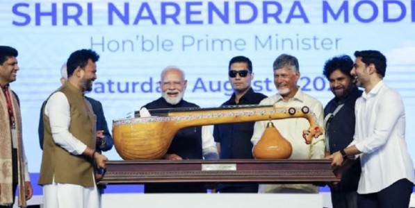 आंध्रला ₹१७,९०० कोटींची विकासभेट; पंतप्रधान मोदींकडून विमानतळ, सेमीकंडक्टर, हरित ऊर्जा आणि महामार्ग प्रकल्पांचे लोकार्पण