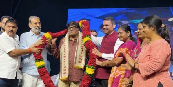 अभिनेते अशोक सराफ यांचा नागरी सत्कार! अशोक सराफ यांनी मराठी सिनेमाला वेगळी उंची दिली -मुख्यमंत्री देवेंद्र फडणवीस
