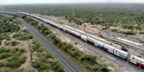 जेएनपीएची डबल स्टॅक झेप! पहिली लाँग-हॉल कंटेनर ट्रेन रवाना