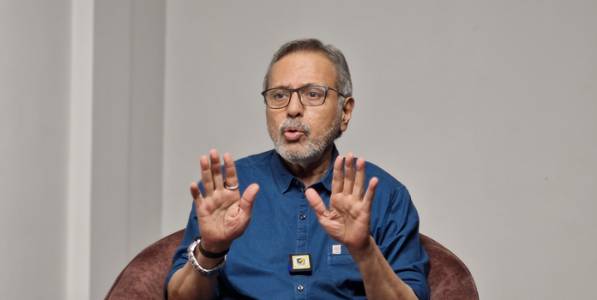 ज्या पिढीला घडवलं ती आता विचारत सुद्धा नाही !