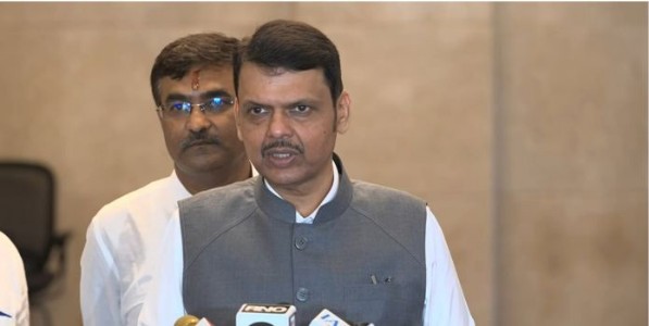'बदनाम हुए तो क्या हुआ, नाम तो हुआ' उपमुख्यमंत्री सुनेत्रा पवार यांच्यावर टीका करणाऱ्या काँग्रेसचा मुख्यमंत्री फडणवीसांकडून समाचार