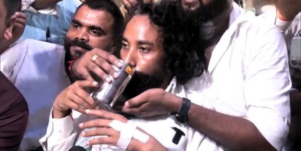 झारखंडमध्ये विद्यार्थी आंदोलन उग्र; सोनम वांगचुक यांच्या चर्चेनंतर देवेंद्रनाथ महतो यांचे उपोषण मागे, ७ ऑगस्टला विधानसभेवर मोर्चा
