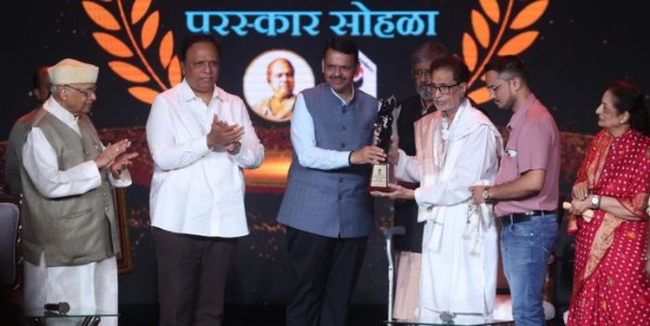 मराठी चित्रपटांसाठी स्वतंत्र चित्रपटगृहे उभारण्याचा राज्य सरकारचा मानस,मुख्यमंत्री देवेंद्र फडणवीस यांचं आश्वासन! Devendra Fadnavis