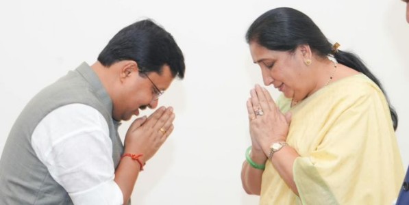 नितीन नबीन यांनी घेतली उपमुख्यमंत्री सुनेत्रा पवार यांची सदिच्छा भेट