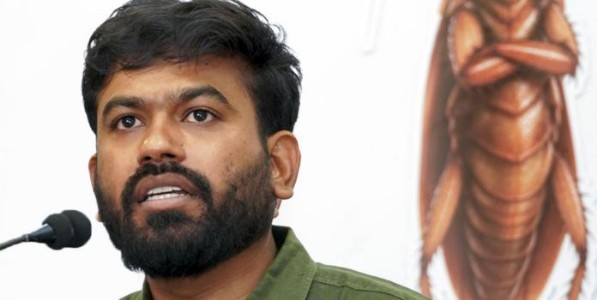 ‘आदिवासी स्कूल ठीक करो’च्या आड!