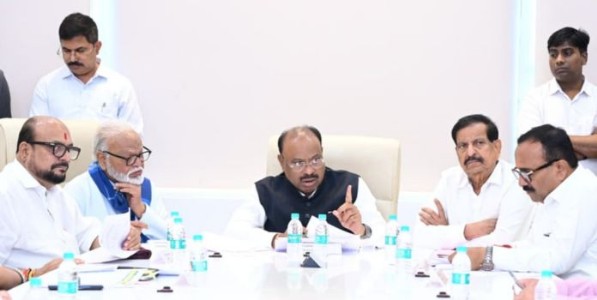 ओबीसींच्या सर्वांगीण विकासासाठी एक रुपयात जागा द्या; महसूलमंत्री चंद्रशेखर बावनकुळे यांचे निर्देश