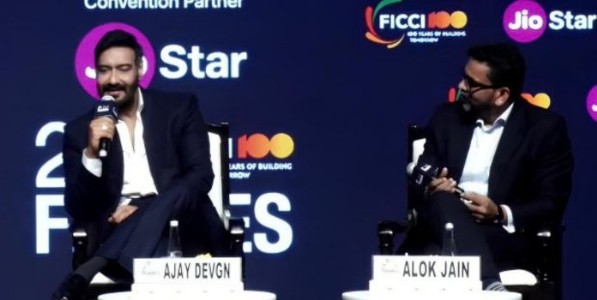 'हिंदी चित्रपट बनवणे प्रादेशिक किंवा आंतरराष्ट्रीय चित्रपटांपेक्षा अधिक कठीण झालंय''
'फिक्की फ्रेम्स २०२६' मध्ये अजय देवगनचे  प्रतिपादन !